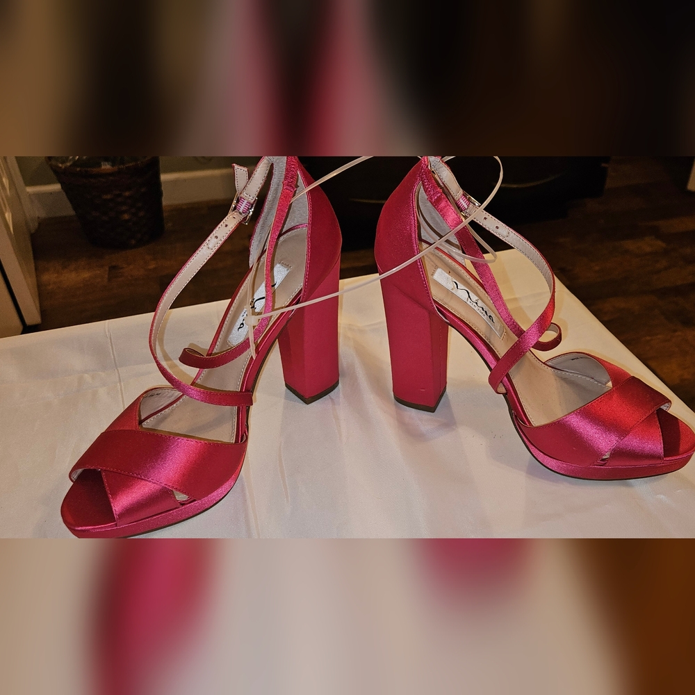NWOT Nina HIGH heel satin pink shoes, size 7.5 women's.  GORGEOUS!